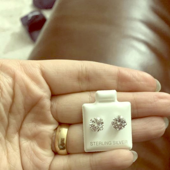 925 Sterling Silver Earrings - Picture 1 of 1